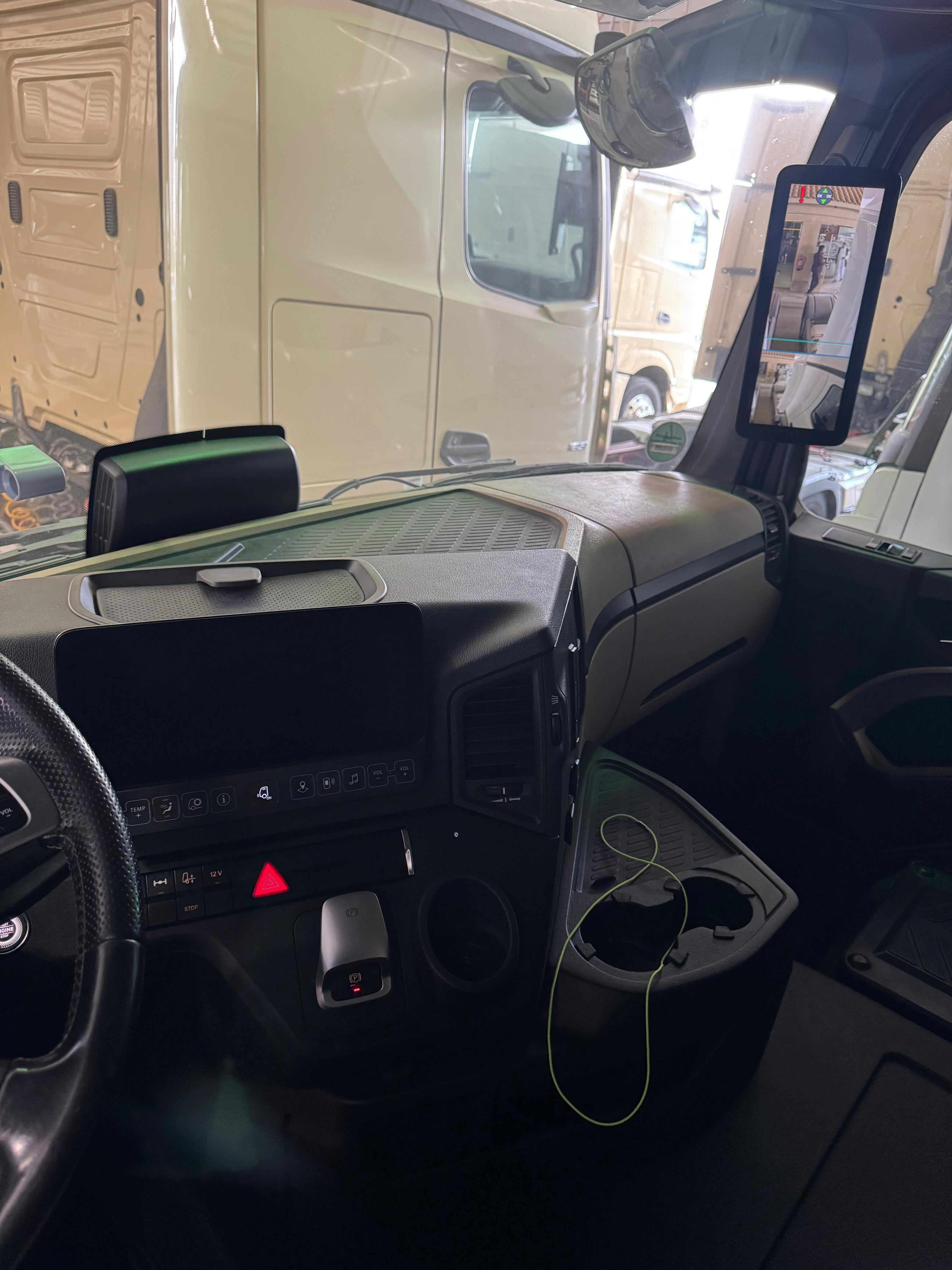 صورة Mercedes-Benz Actros1843