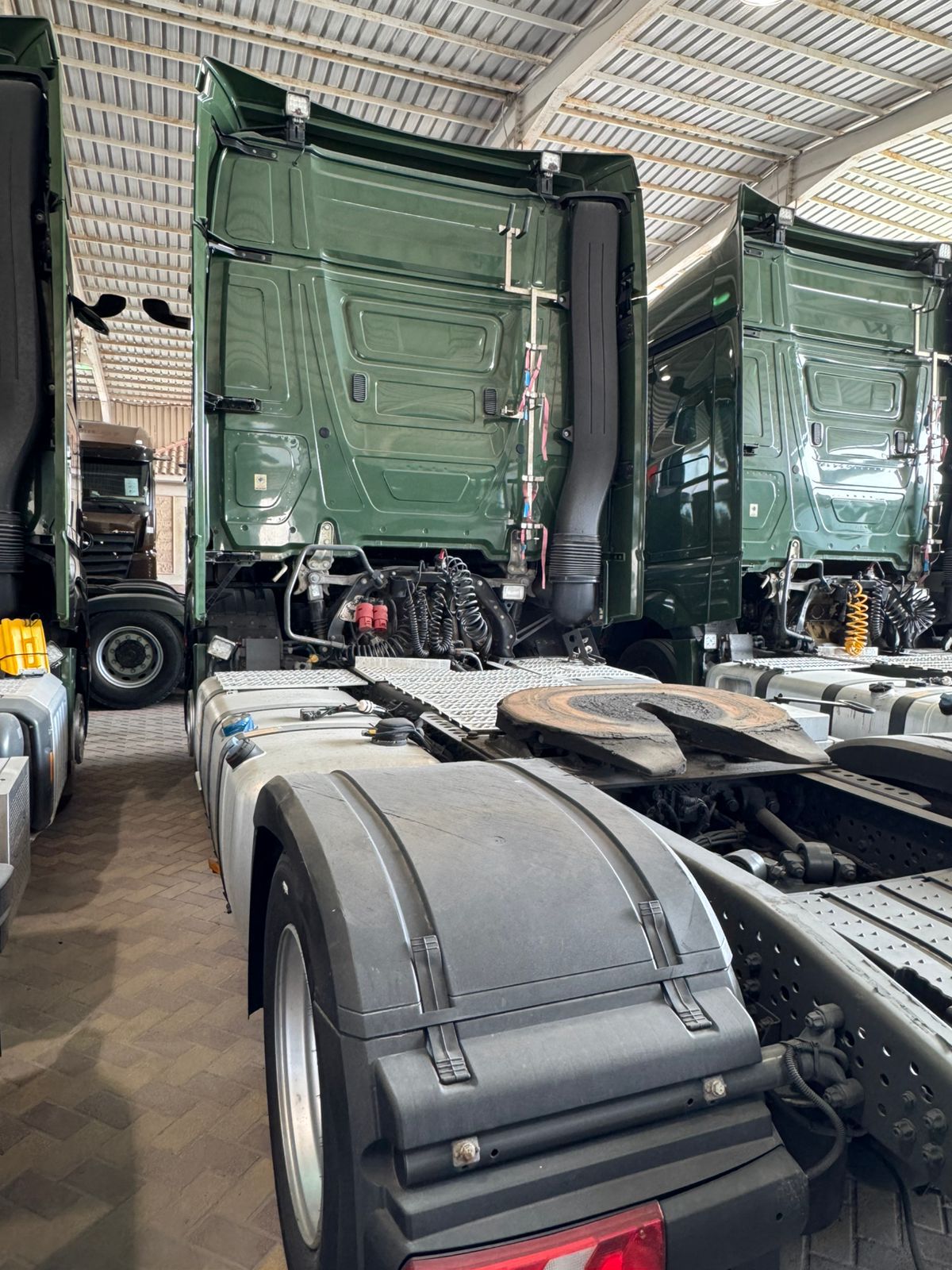 صورة Mercedes-Benz Actros 1842