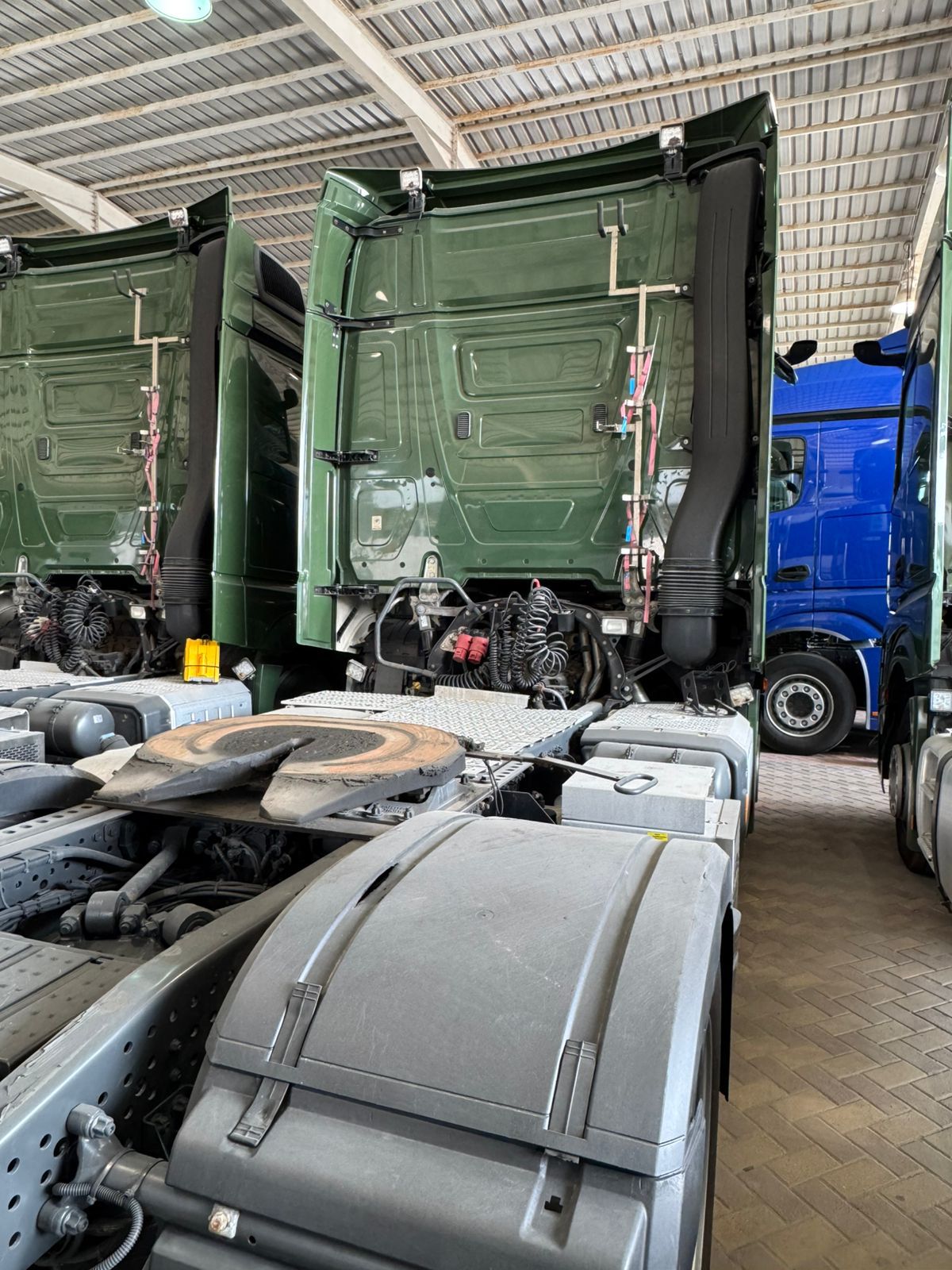 صورة Mercedes-Benz Actros 1842