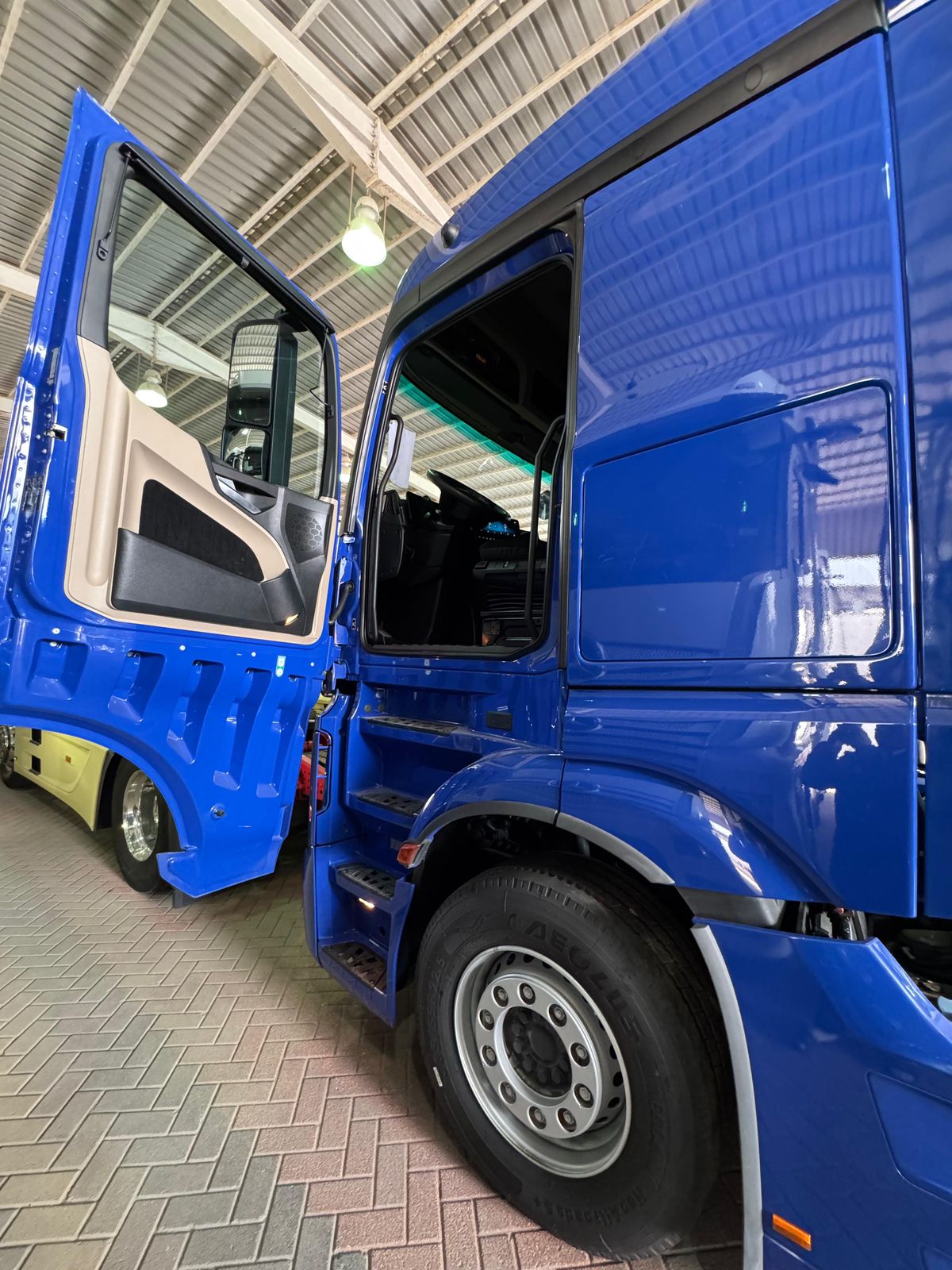 صورة Mercedes-Benz Actros 1845