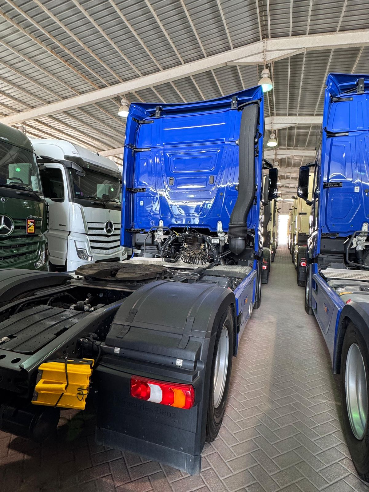 صورة Mercedes-Benz Actros 1845